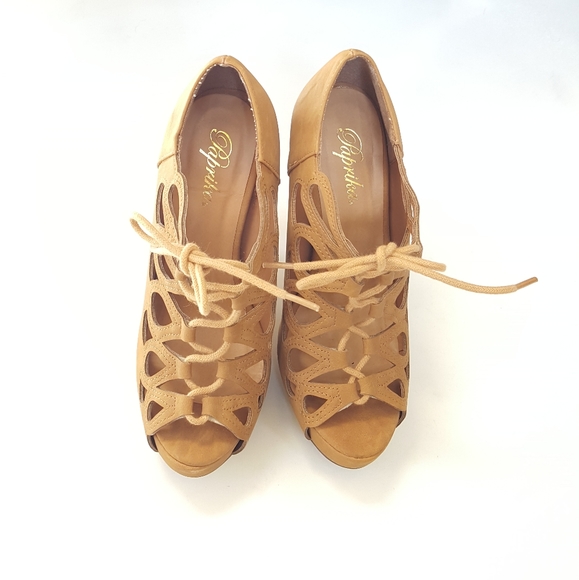 Paprika heels, size 6, open toe shoes, nude tone. - Picture 6 of 6